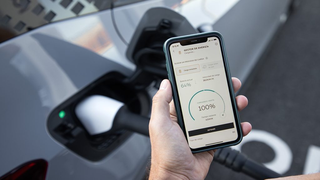 El CUPRA Born amplía su gama y ya está disponible con la función Plug & Charge