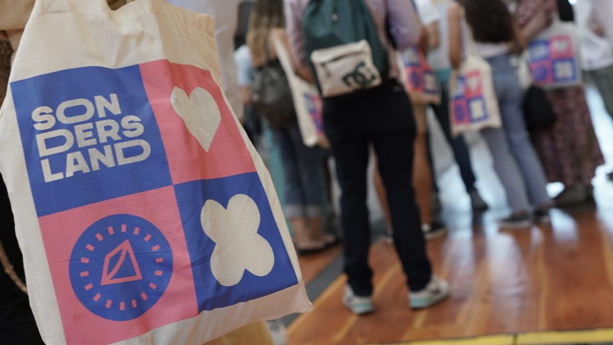 Empresas líquidas: la apuesta organizativa de los jóvenes emprendedores en Sondersland