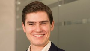 Este joven de 24 años factura 15.000 euros al mes diseñando tiendas online para otros emprendedores