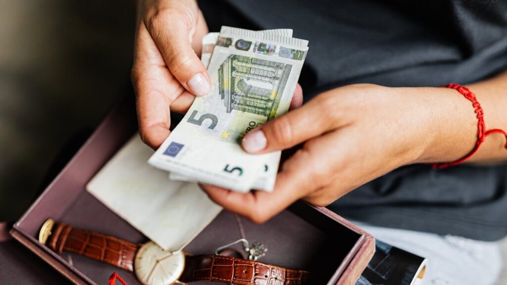 18 Ideas de trabajos para ganar dinero extra fácilmente