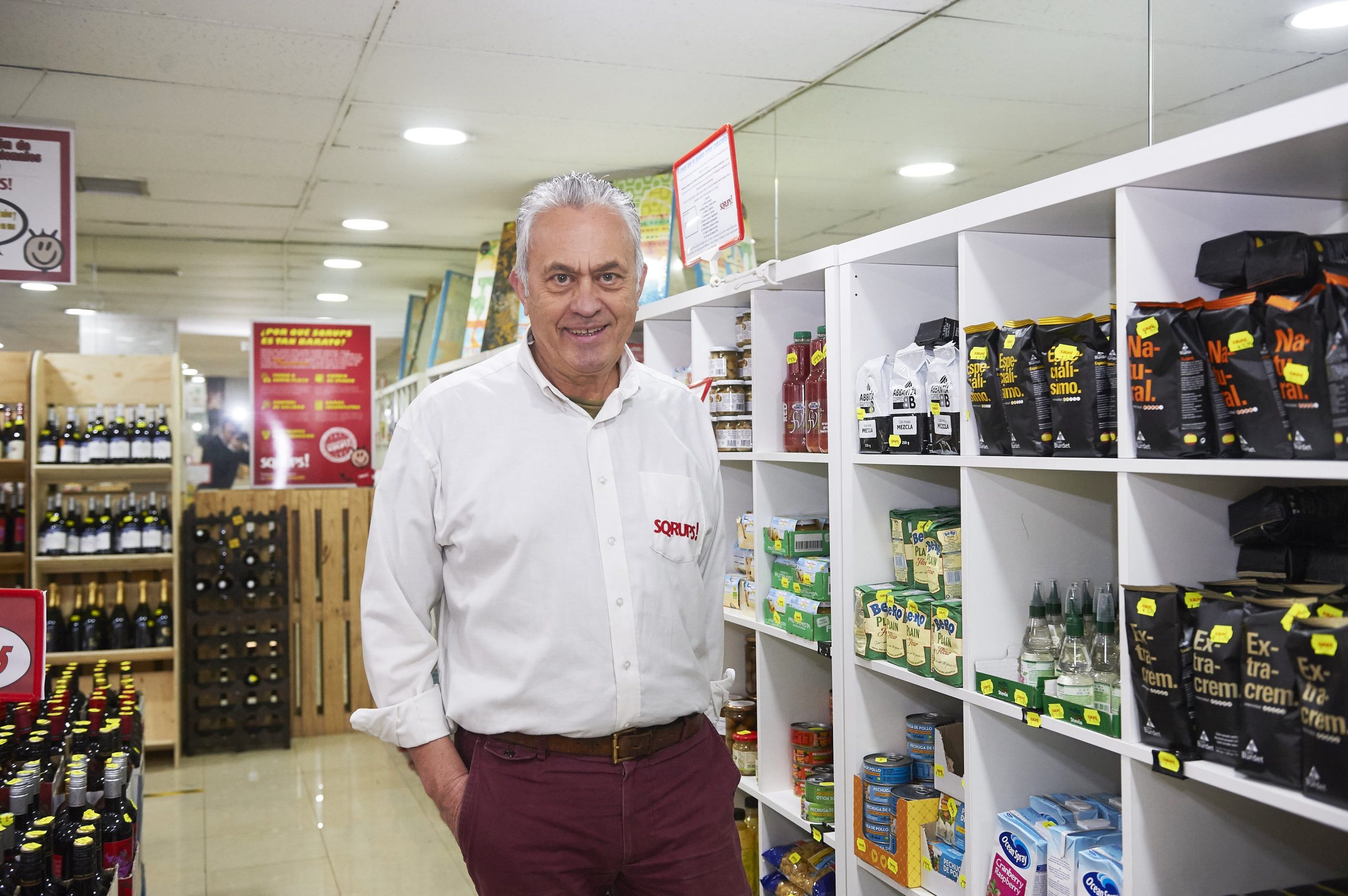 Su éxito está en vender lo que otros no quieren