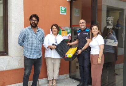 Llanes instala 7 desfibriladores accesibles 24h y se convierte en municipio cardioprotegido
