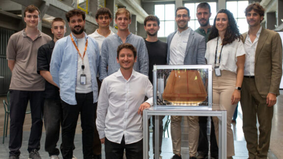 Parte del equipo de Orbital Paradigm