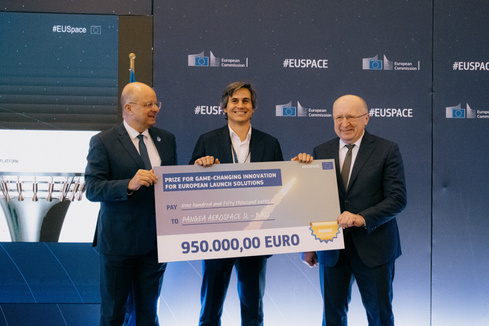 Adrià Argemí, CEO de Pangea Propulsion, que recibe un precio de la Comisión Europea