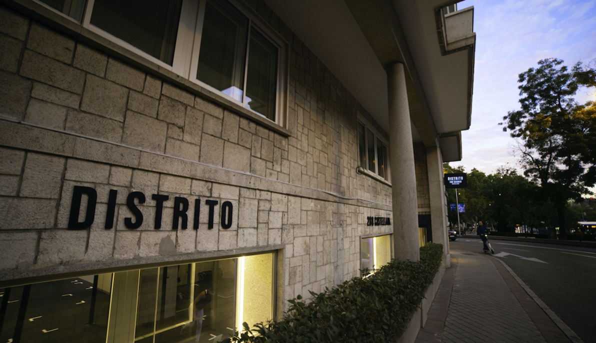 Fachada de un centro Distrito Estudio [Distrito Estudio]