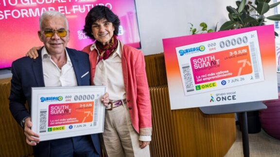 La presidenta y fundadora de South Summit junto al secretario general de la ONCE.