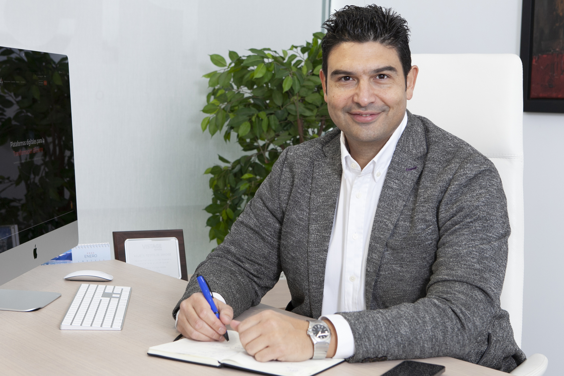 Ubimia, CEO