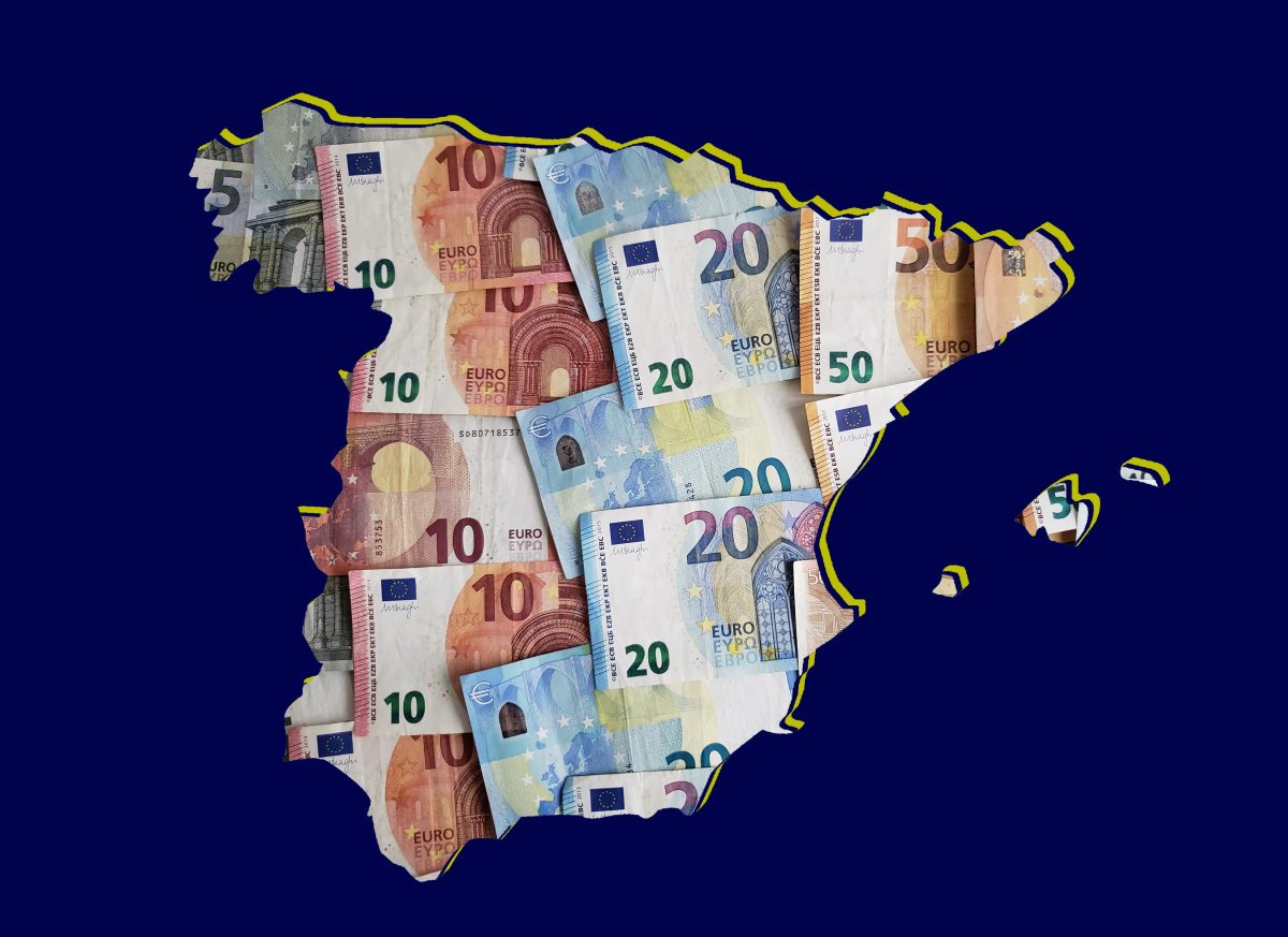 Mapa de España formado por billetes de euro que representan las ayudas autonómicas para emprendedores en 2026