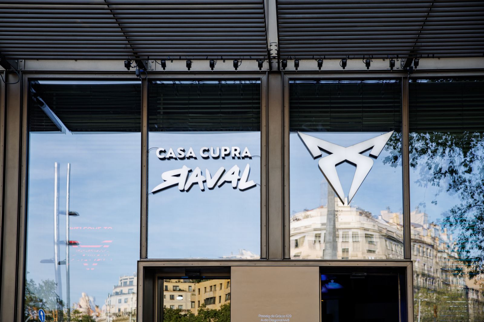 Foto fachada CAsa Cupra Raval
