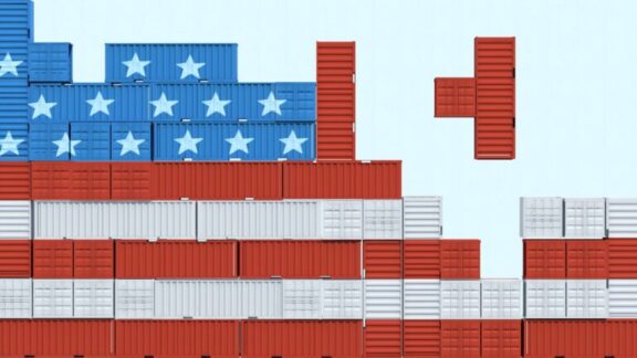 Bandera de Estados Unidos formada por contenedores de transporte como piezas de tetris