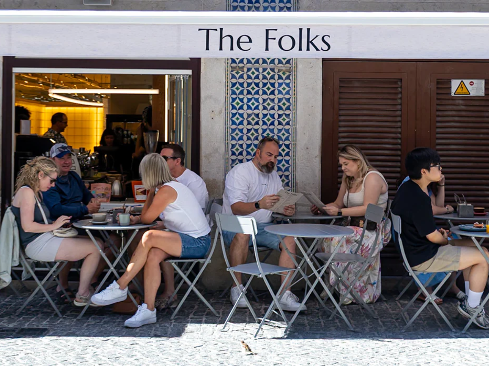 Exterior de la cadena lisboeta de brunch y café de especialidad The Folks
