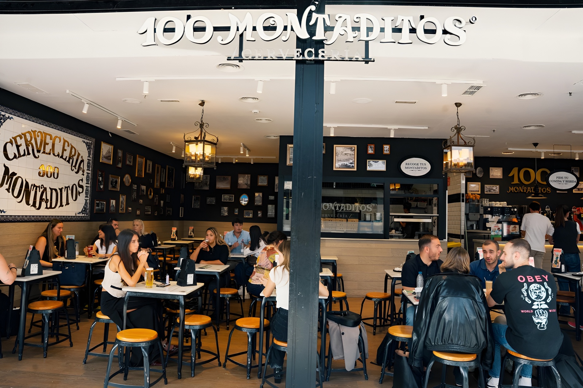 Interior de un 100 Montaditos marca de Restalia