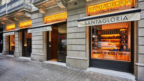 Fachada de la franquicia de coffee and bakery Santagloria
