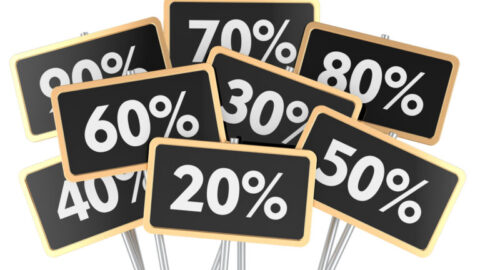 Carteles con porcentaje de descuento de precio