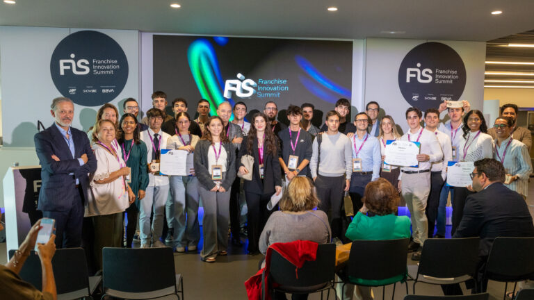 Finalistas y jurado de la edición Fiskathon de 2025