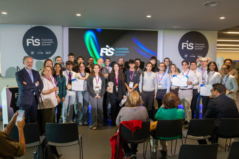 Finalistas y jurado de la edición Fiskathon de 2025