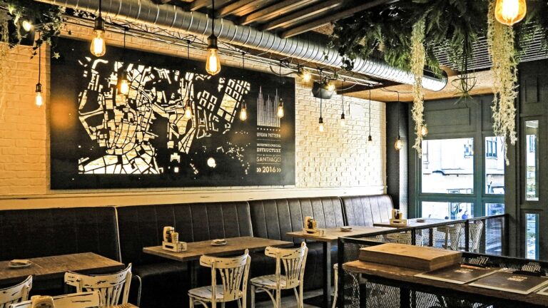 Interior de un local de La Pepita Burger Bar