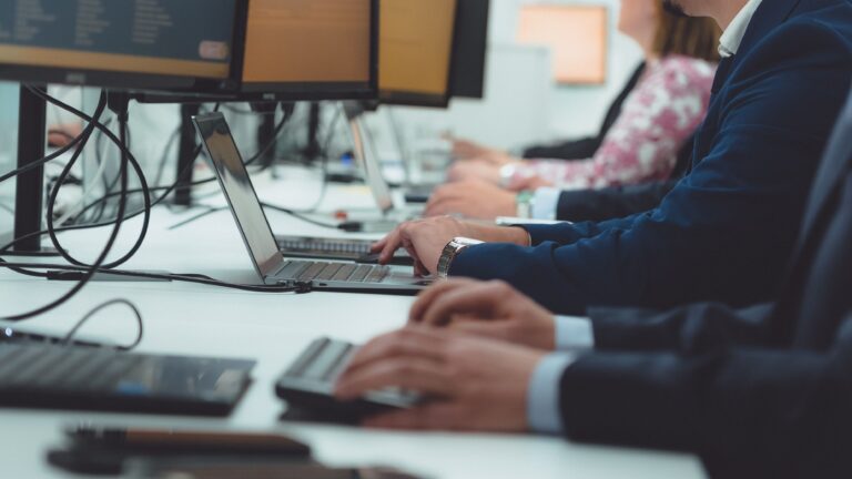 El 44,2 % de las empresas presenta áreas de cumplimiento laboral pendientes, según un estudio de LEIALTA