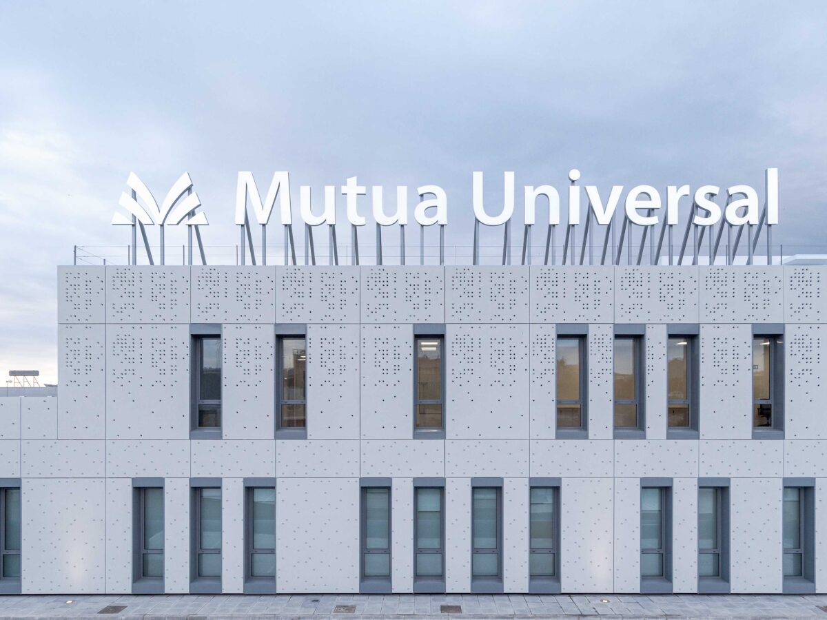 Mutua Universal y Universidad de Deusto abordan el impacto de las bajas laborales por salud mental