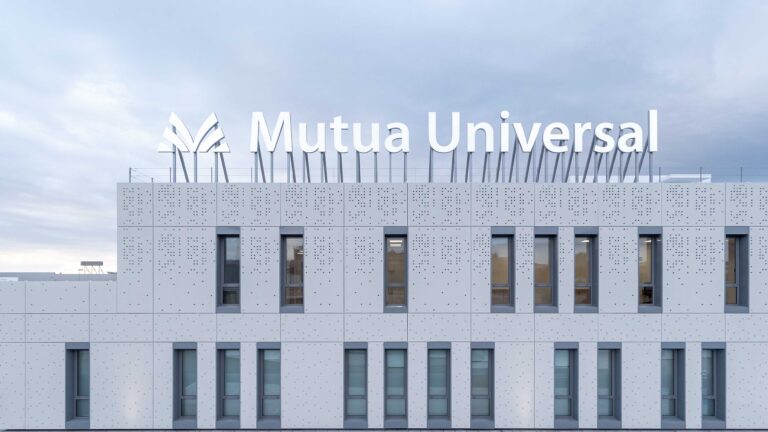 Mutua Universal y Universidad de Deusto abordan el impacto de las bajas laborales por salud mental