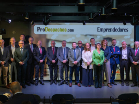 Foto de familia de los VI Premios ProDespachos a la Innovación en los Despachos Profesionales (foto Carolina Galiano)