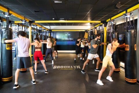 Gente entrenando en un gimnasio de Brooklyn Fitboxing