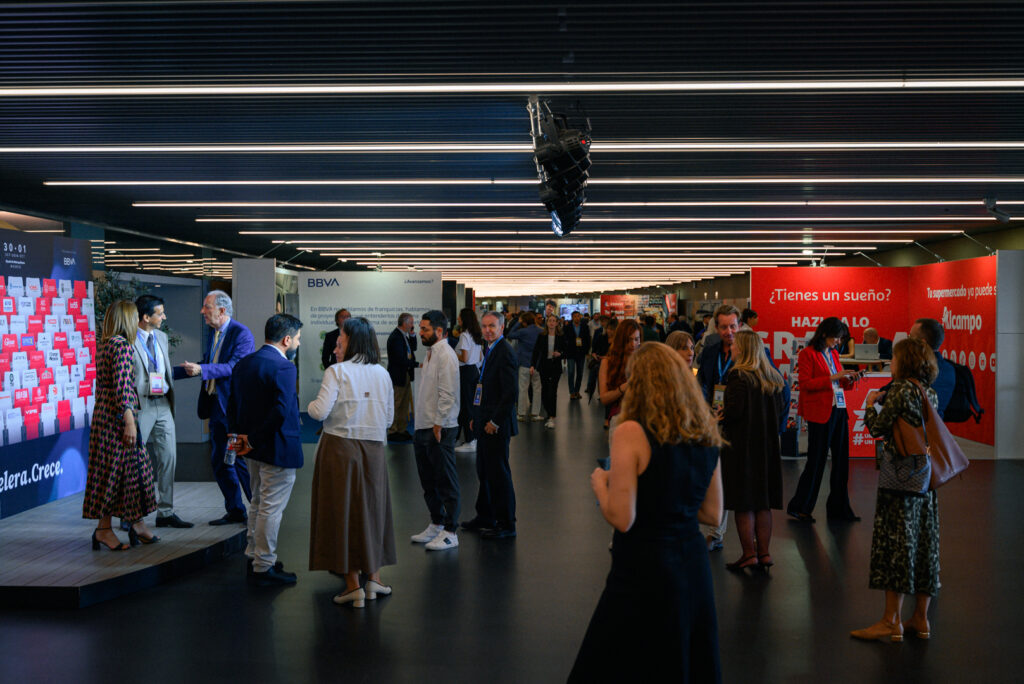 Ambiente en la segunda jornada de FIS2026