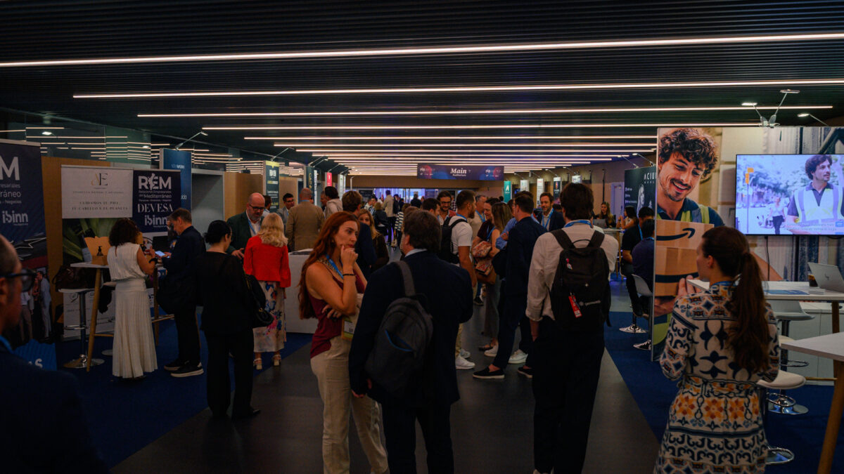 Ambiente con el público asistentes a la segunda jornada de FIS2026