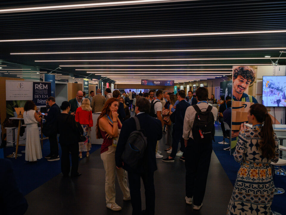 Ambiente con el público asistentes a la segunda jornada de FIS2026