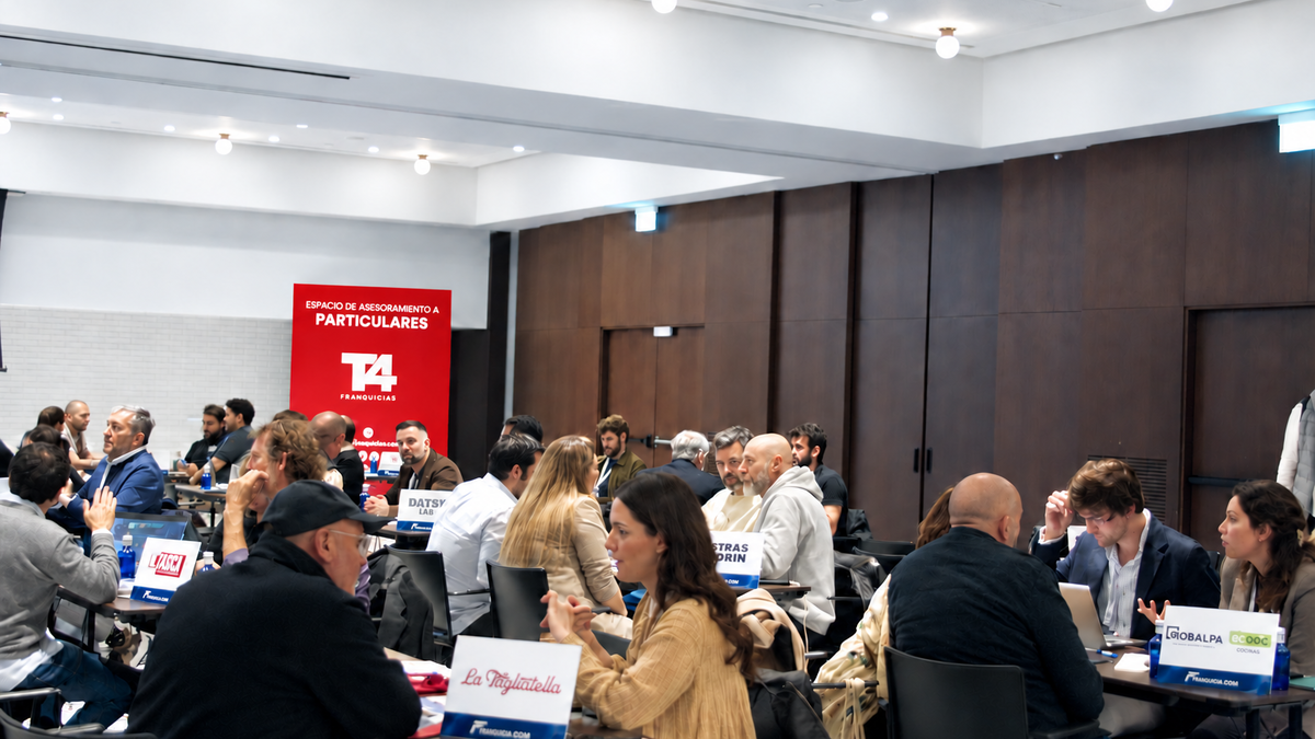 Gente reunida en la primera edición de Franchise Forum en Madrid