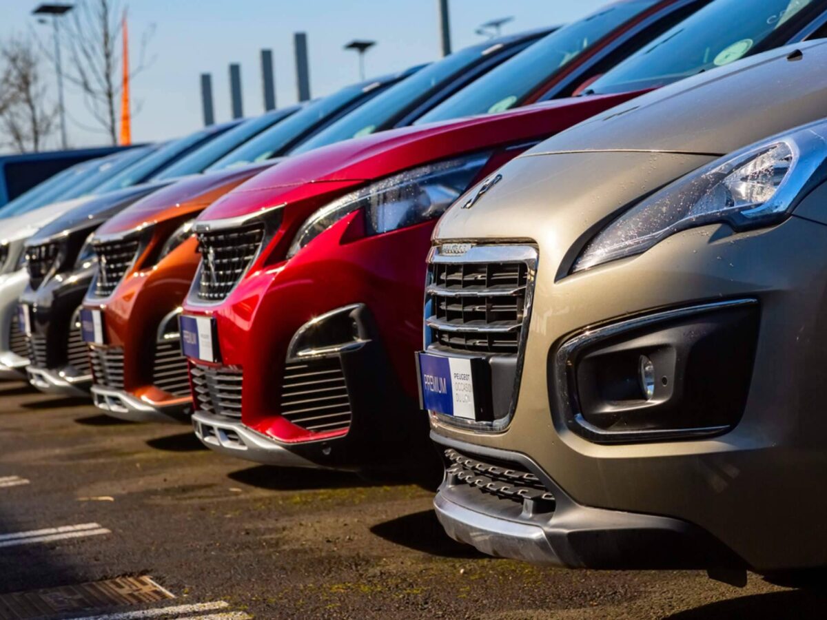 El mercado de segunda mano se diversifica; más marcas, híbridos y eléctricos entre los coches de ocasión