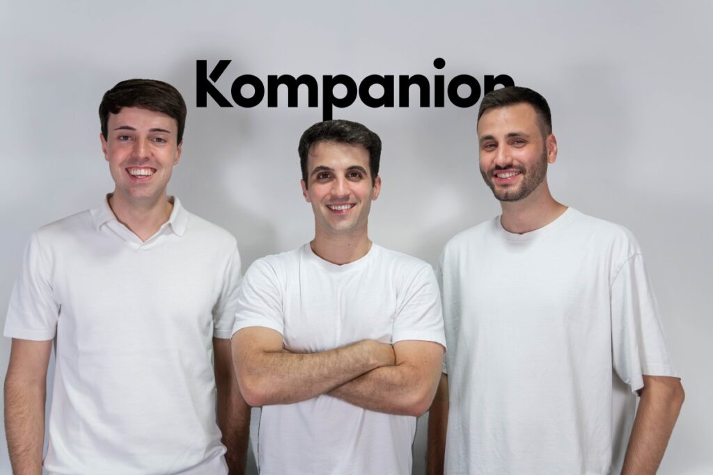 Jordi Pané, Eduard Mas y Guillem Pujol, fundadores de Kompanion.