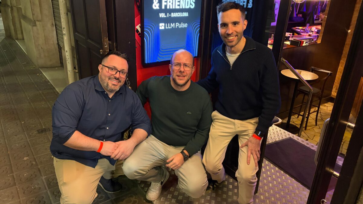 Esteve Castells, Daniel Peris y Adrián Rojas, fundadores de LLM Pulse.
