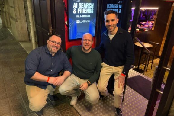 Esteve Castells, Daniel Peris y Adrián Rojas, fundadores de LLM Pulse.