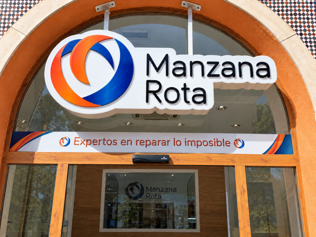 Fachada de una de las tiendas Manzana Rota