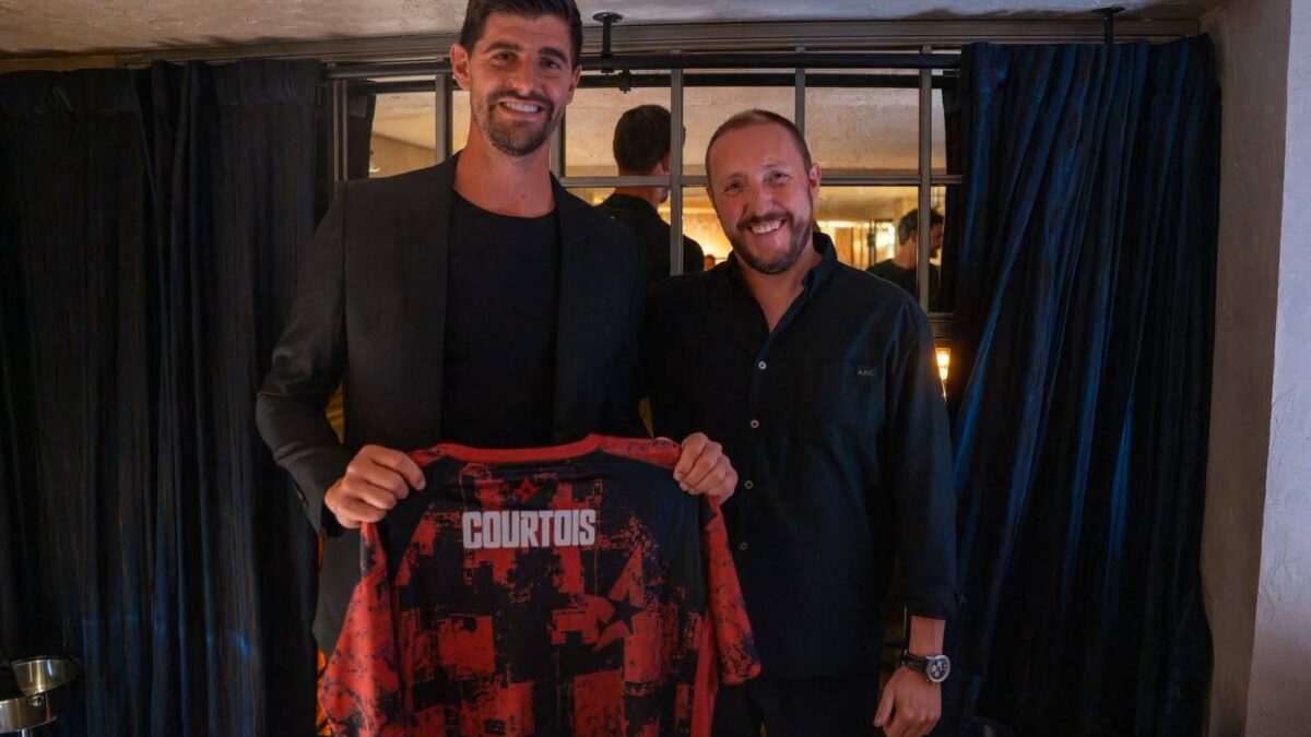 Thibaut Courtois, cofundador de NXTPLAY, junto a Jonas Gundersen, CEO de Astralis y fundador de Fusion Esports Group
