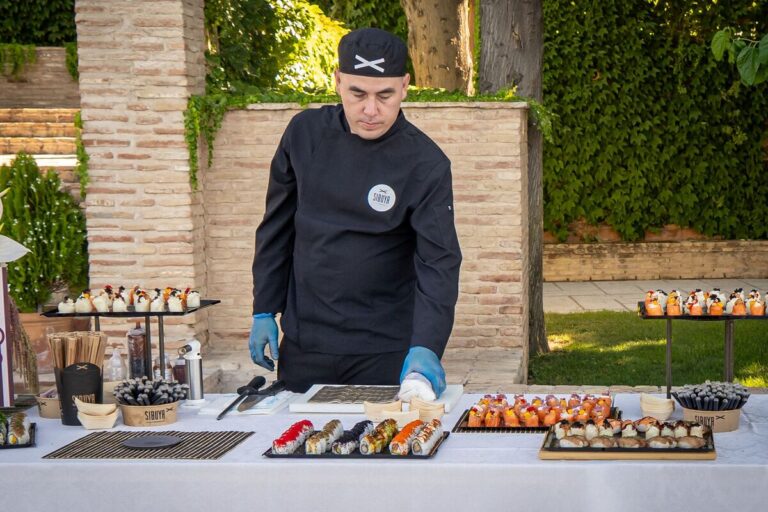 Sushiman de Sibuya Urban Sushi Bar trabajando en un evento
