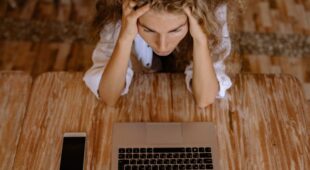 8 Ideas para actuar cuando bajan las ventas de tu negocio ¿Cómo puedes ayudar al equipo de ventas?