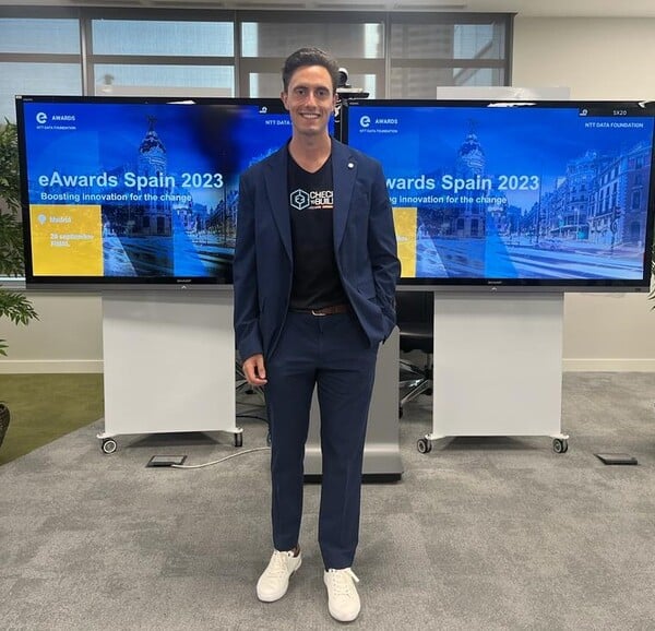 Ganador eAwards EspanÞa 2023 Alejandro Ruiz, CEO CHECKTOBUILD