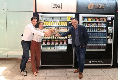Enrique Tomás lleva el ‘bocata’ de jamón a la máquina de vending