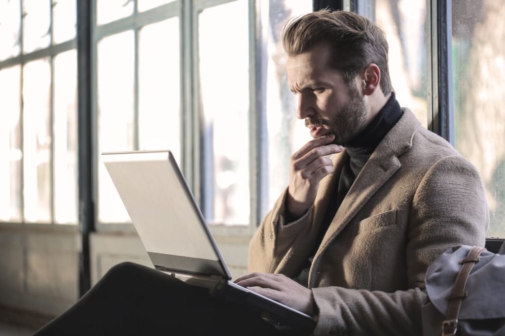 ¿Cómo tomar decisiones importantes en una empresa? Consejos y recomendaciones Evaluar los beneficios y riesgos