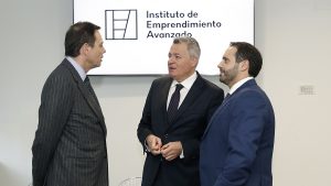 IEA. Emprender por necesidad