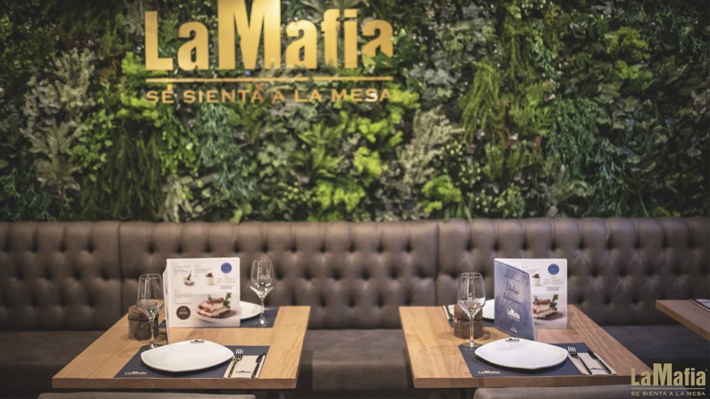 La Mafia se sienta a la mesa
