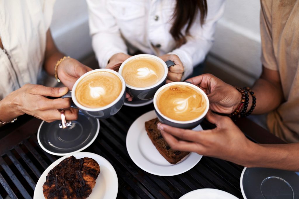 Cómo crear un café bar: guía para emprender con éxito en hostelería