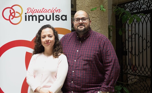 Lucía Galán, la técnico responsable de Diputación Impulsa y Luis González, coordinador de Diputación Impulsa