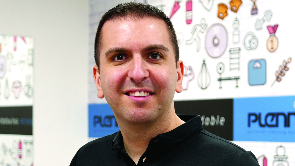 Óscar Porras director de Plenno