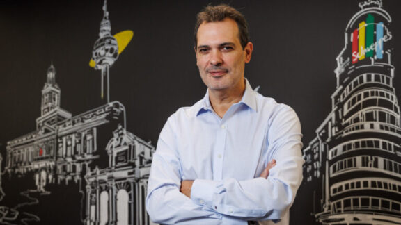 Pedro Castillo, fundador de Devo