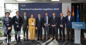 El ministro de Justicia preside la entrega de los premios Fundación Legálitas a la RAE y TaxDown
