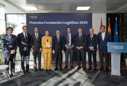 El ministro de Justicia preside la entrega de los premios Fundación Legálitas a la RAE y TaxDown