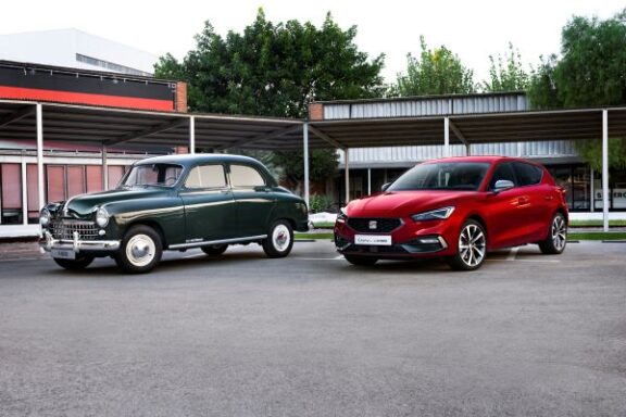 Seat 1400 y SEAT León en el 70 aniversario del primero